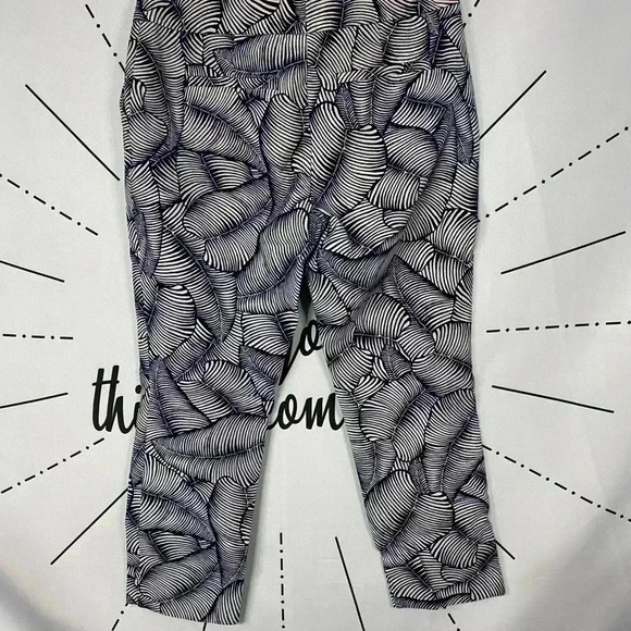 Ann Taylor Leaf Botanical Cropped Pants - Picture 9 of 9